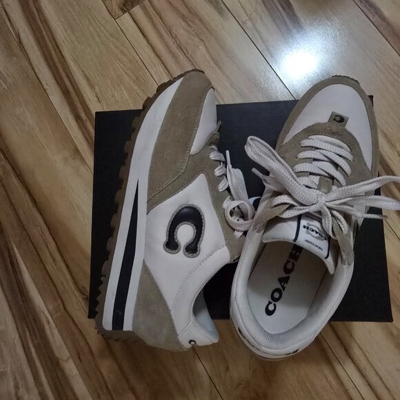 Runner Sneaker - Picture 5 of 7